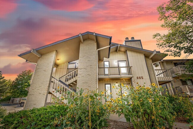 Building Photo - South Boulder 2-bedroom, 2-bath condo with laundry, pool, and heat included