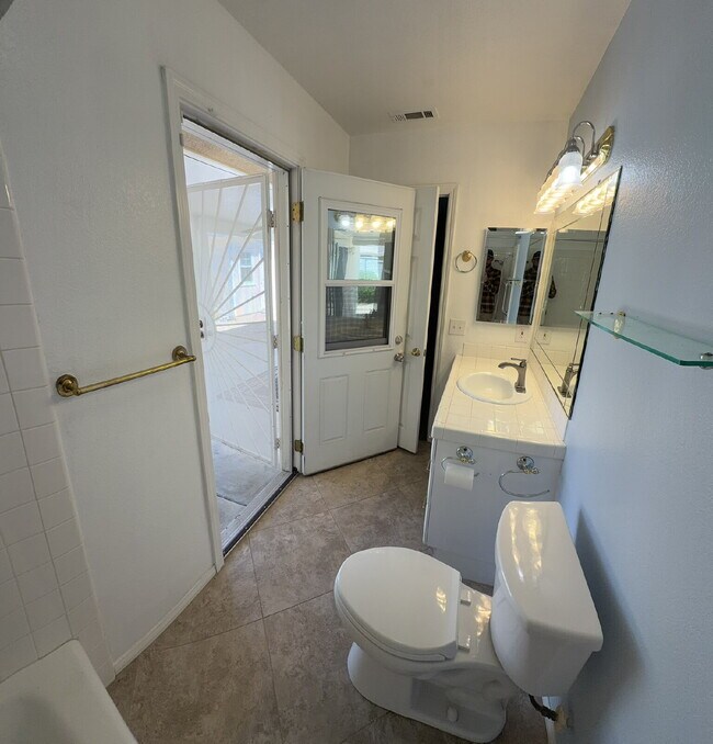 Building Photo - Gorgeous, Newly Redone 3 bed 2 Bath Home in The Most Sought-After Adult Community in Hemet!