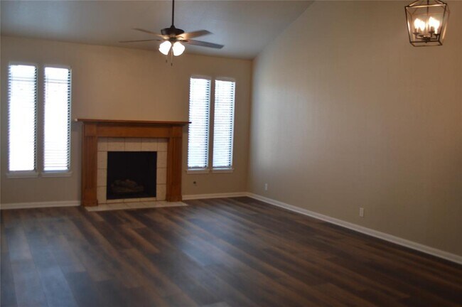 Building Photo - 111 Manor Pl