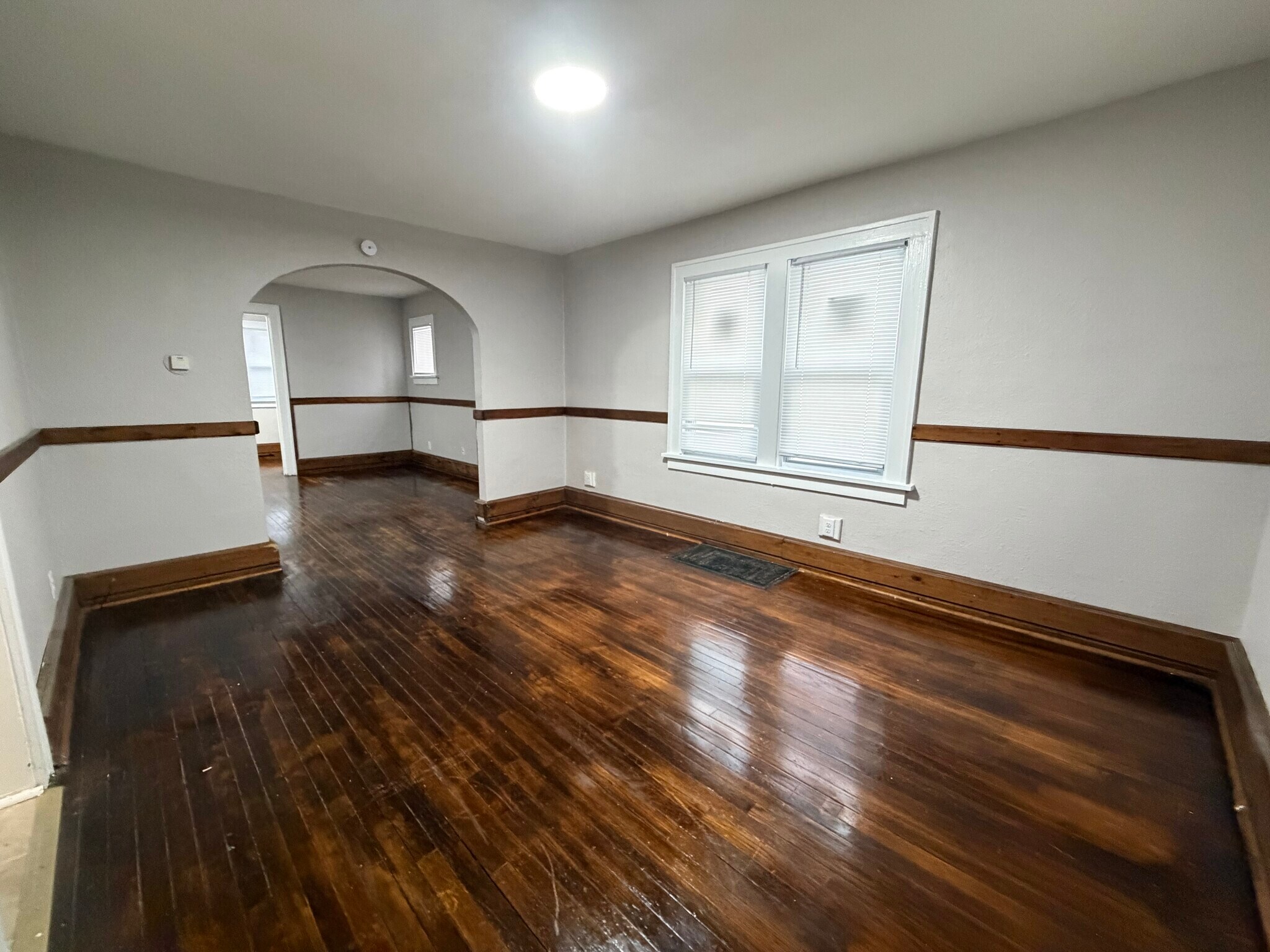 Building Photo - 317 E Irvington Ave