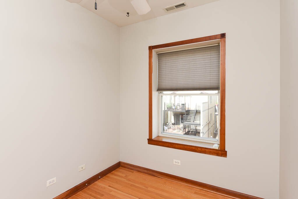 Building Photo - 3243 N Clifton Ave