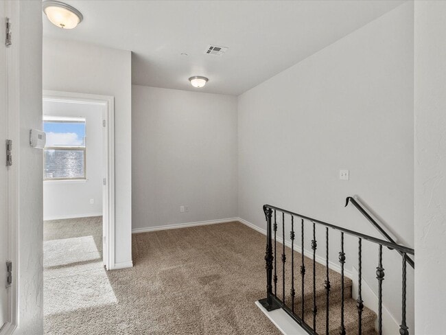 Building Photo - 475 S Fretz Ave