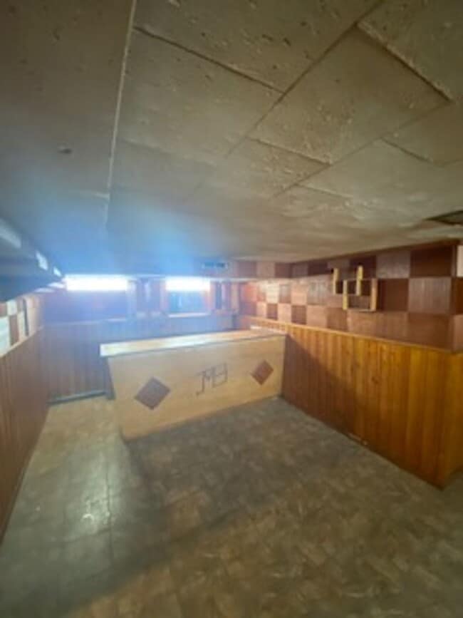 Building Photo - Cozy 3 Bedroom Home