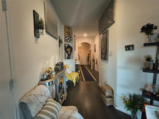 Building Photo - 211 Spirehaven Dr