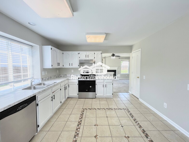 Building Photo - 617 Lord Nelson Ct