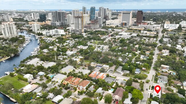 Building Photo - 704 SW 7th St