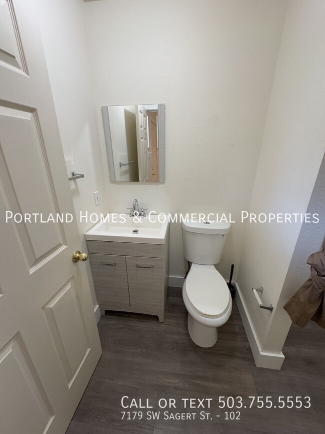 Building Photo - 7179 SW Sagert St