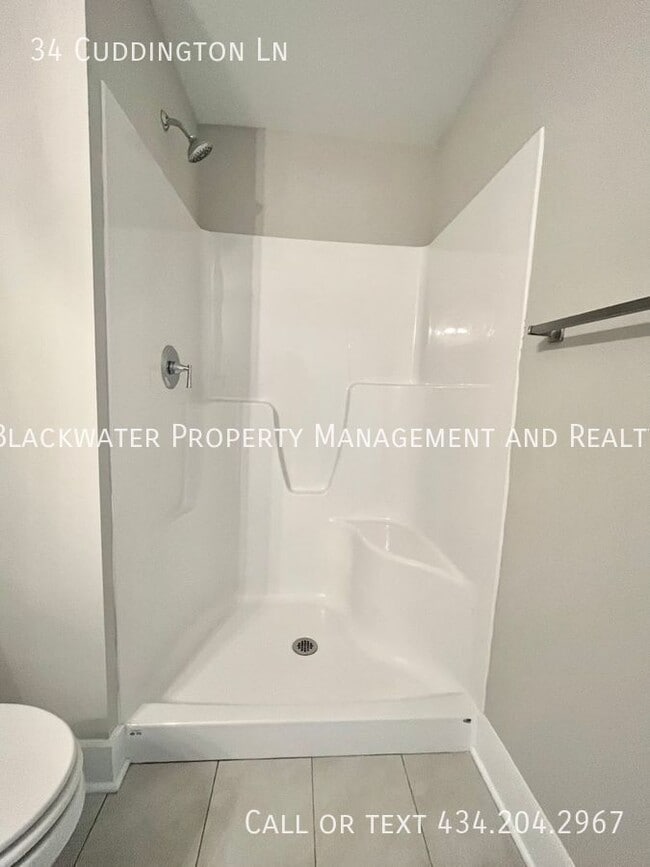 Building Photo - 34 Cuddington Ln