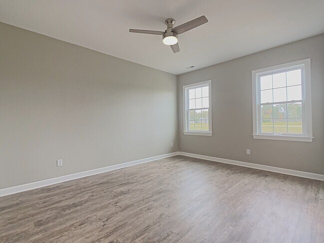 Building Photo - 602 Princess Anne Cir