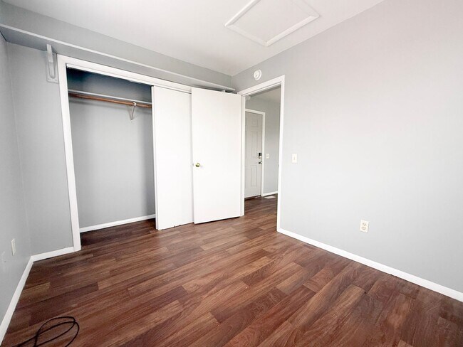 Building Photo - 230 W Jere Whitson Rd