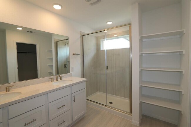 Building Photo - 1611 Iberville Dr