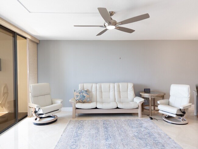 Building Photo - One of Longboat Key’s premier waterfront c...