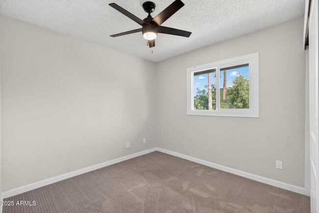 Building Photo - 1339 N 44th St