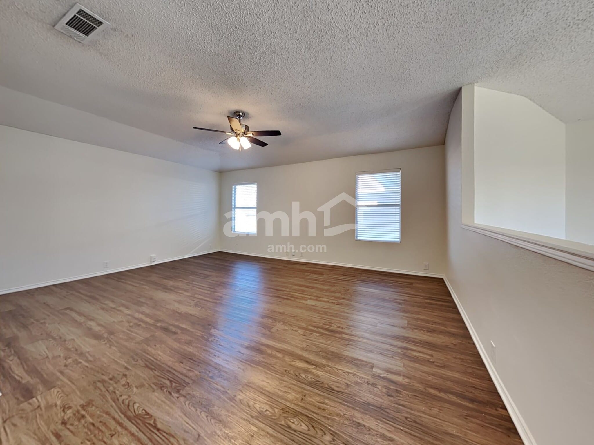 Building Photo - 214 High Pointe Ln