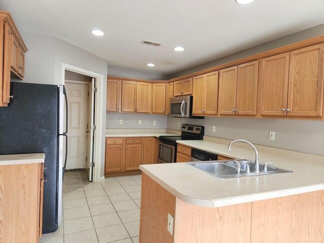 Building Photo - 313 Bay Pointe Ln