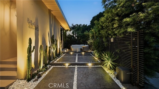 Building Photo - 8840 Ashcroft Ave