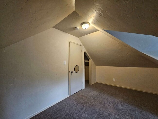 Building Photo - 719 W 1st Ave