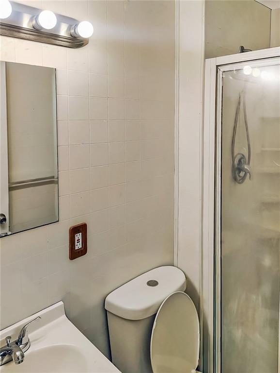 Building Photo - 319 Sarah Dr