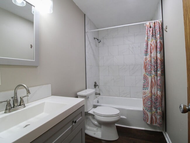 Building Photo - Nice Home close to Ardmore!