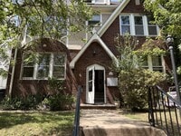 Building Photo - 141 Hill St