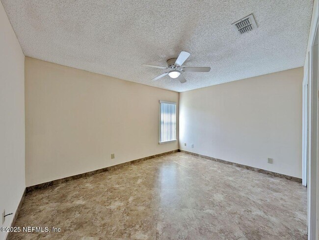 Building Photo - 2413 Cedar Trace Dr W