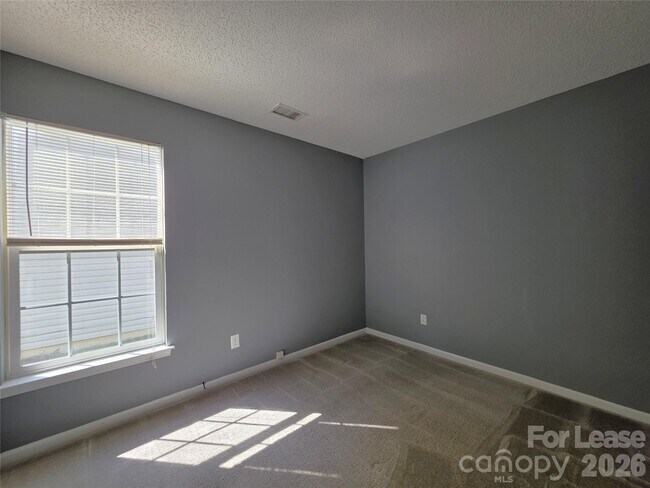 Building Photo - 8417 Appledale Dr