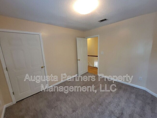 Building Photo - 1063 Waltons Pass
