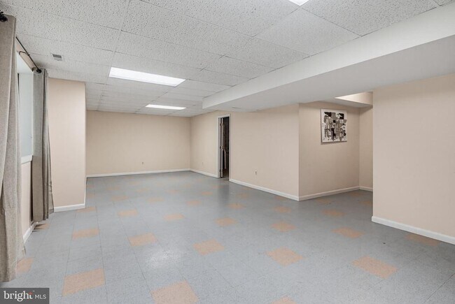 Building Photo - 6103 Triangle Dr