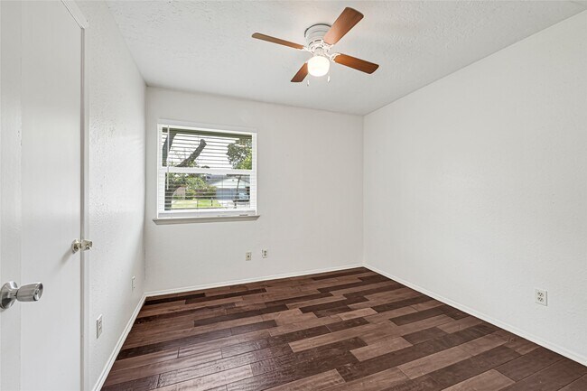Building Photo - 7742 Whidbey Island Dr