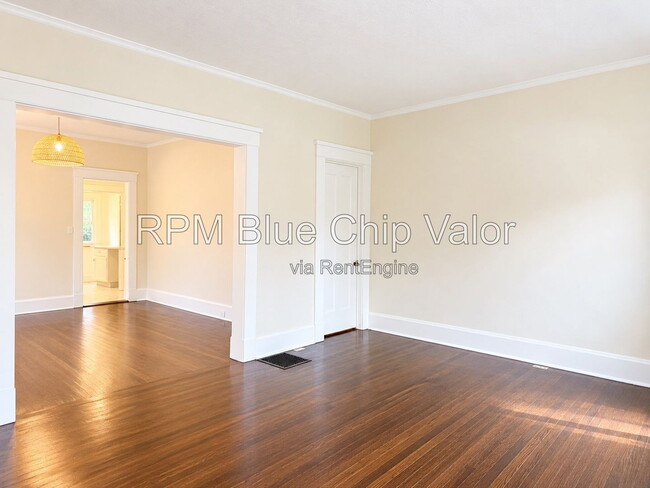 Building Photo - 2515 Hackberry St