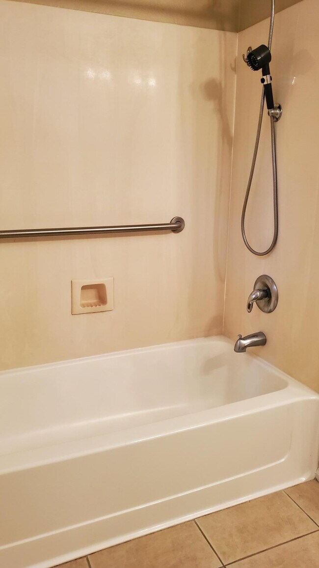 Building Photo - 10970 W Sheridan St