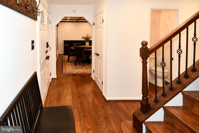 Building Photo - 12134 Holly Knoll Cir