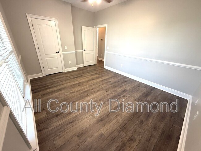 Building Photo - 12207 Lyndell Plantation Dr