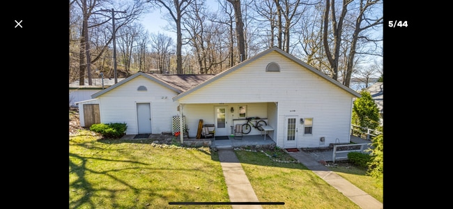 One bedroom one bath unit inside doubles. Utilities included!