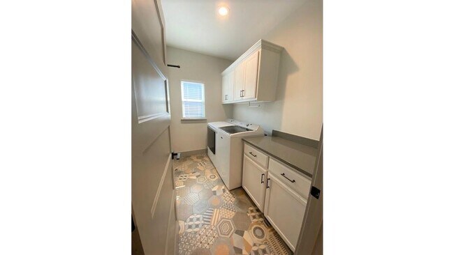 Building Photo - 405 Carneros Dr