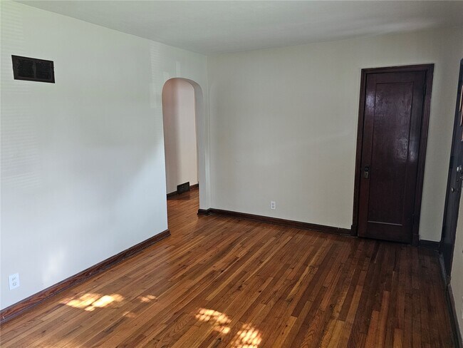 Building Photo - 1636 Quendo Ave