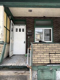 Building Photo - 532 Vermont Ave