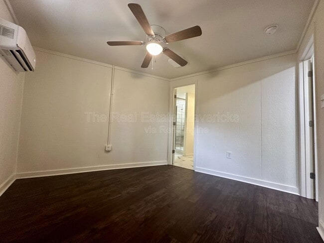 Building Photo - 5640 US-41