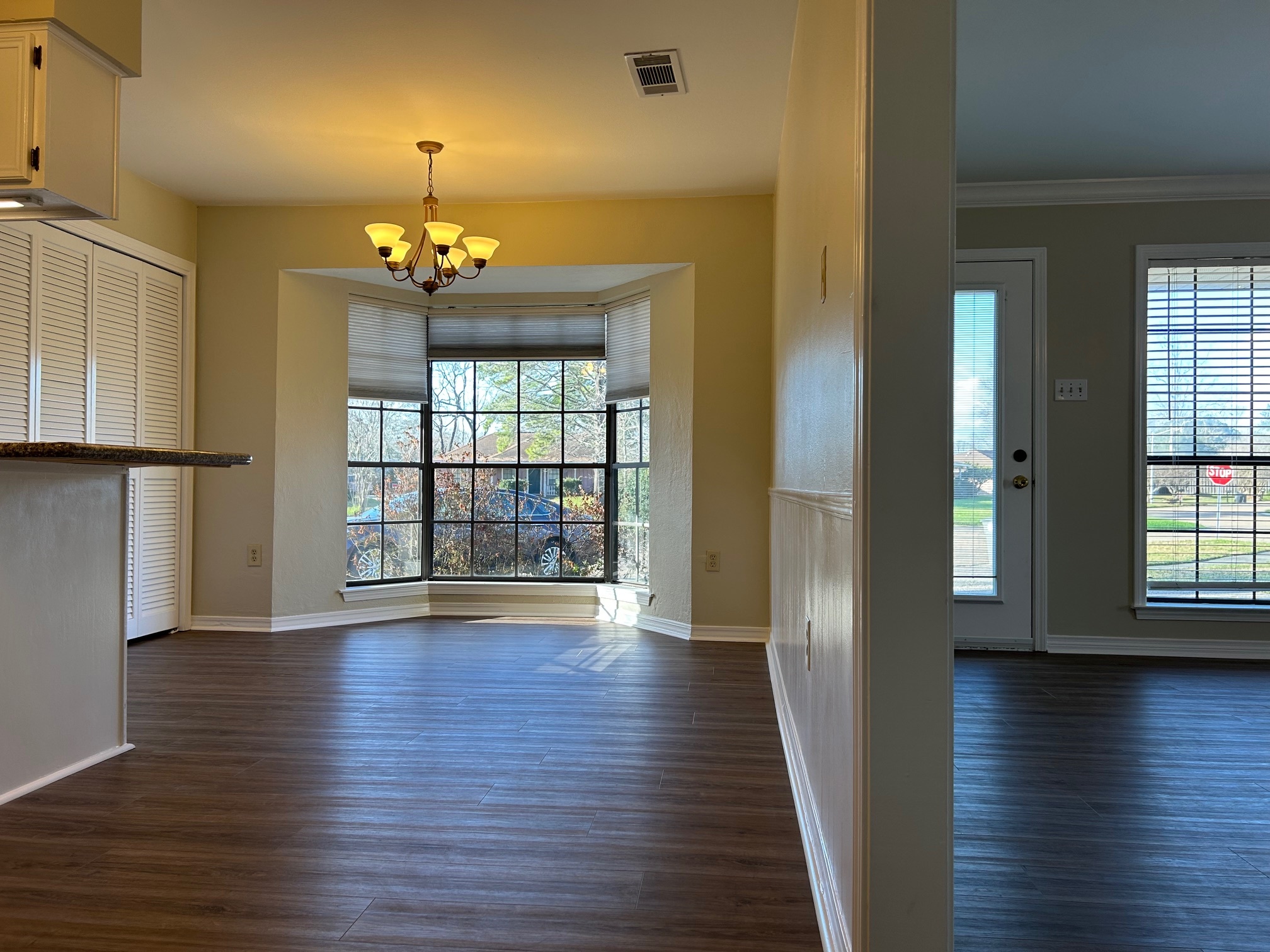 Bay Window / Dining Area - 2856 Woodbrook Dr