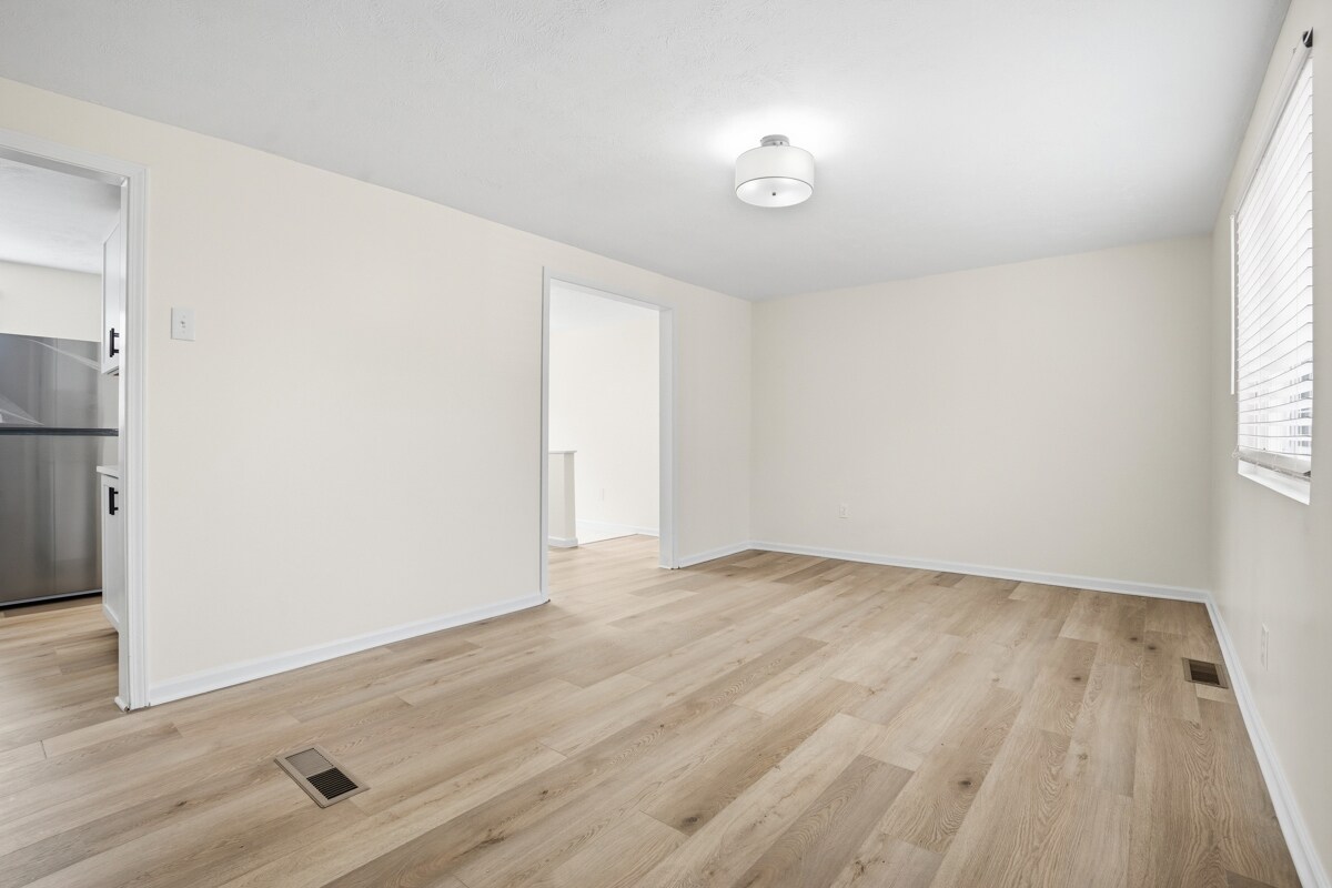 Building Photo - 437 5th St