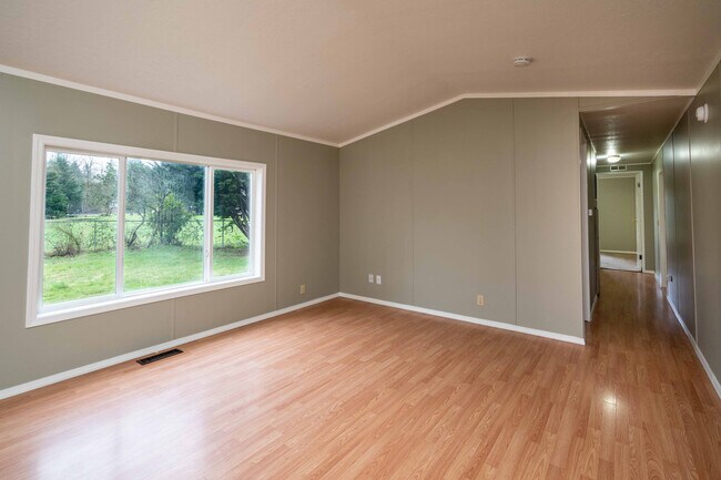 Building Photo - Country Living on a Private Acreage in Camas  - 2 Bedroom 1 Bath Manufactured Home