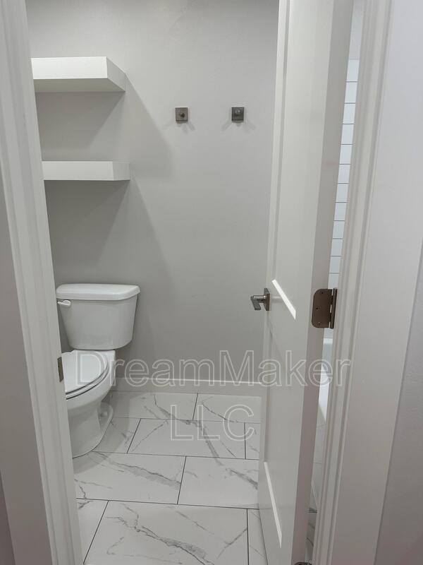 Building Photo - 2815 Clifton Ter