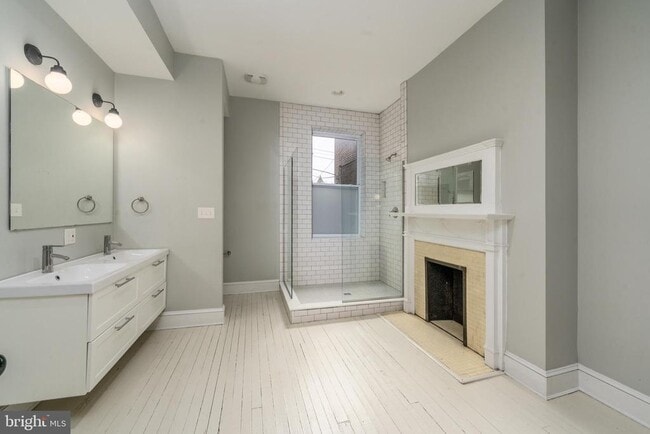 Building Photo - 216 E Biddle St