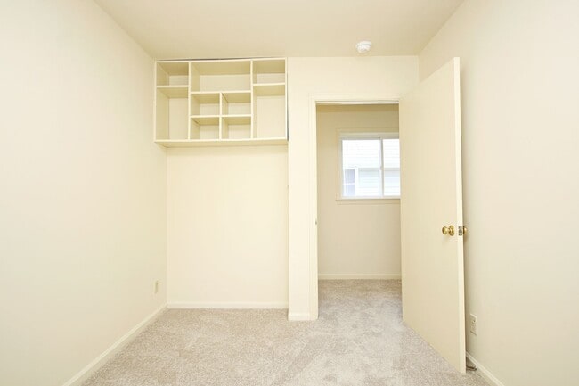 Building Photo - Student-Friendly Home, Minutes From The Da...