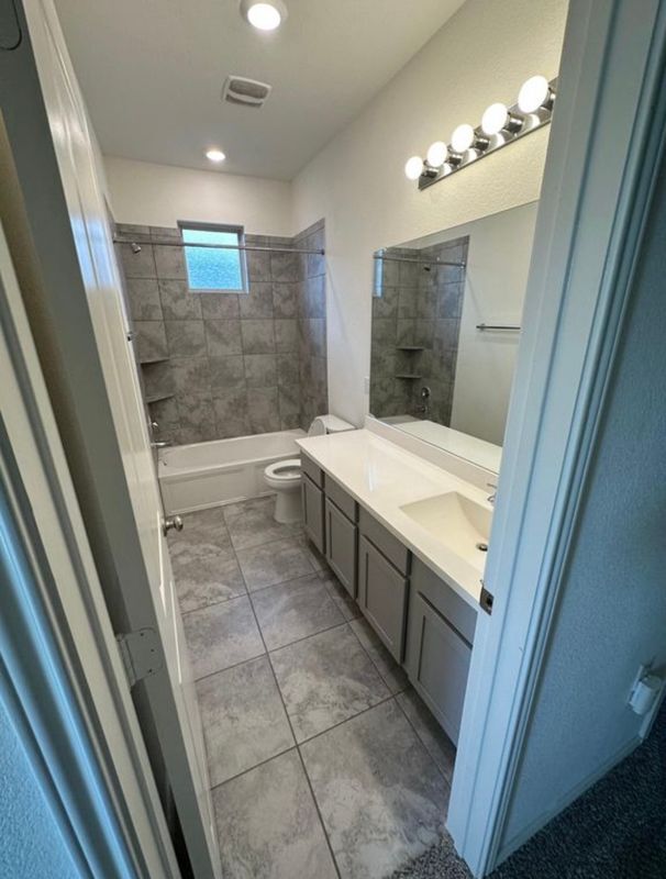 Building Photo - 10410 Bramble Berry Dr