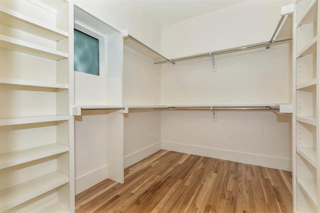 Building Photo - 5946 Desco Dr