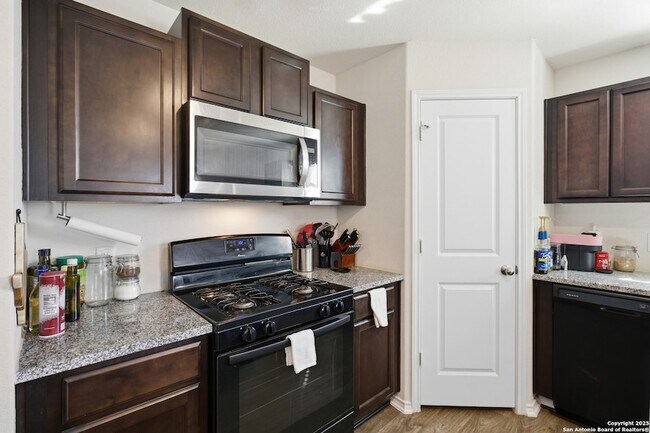 Building Photo - 6442 Dynamic Sound