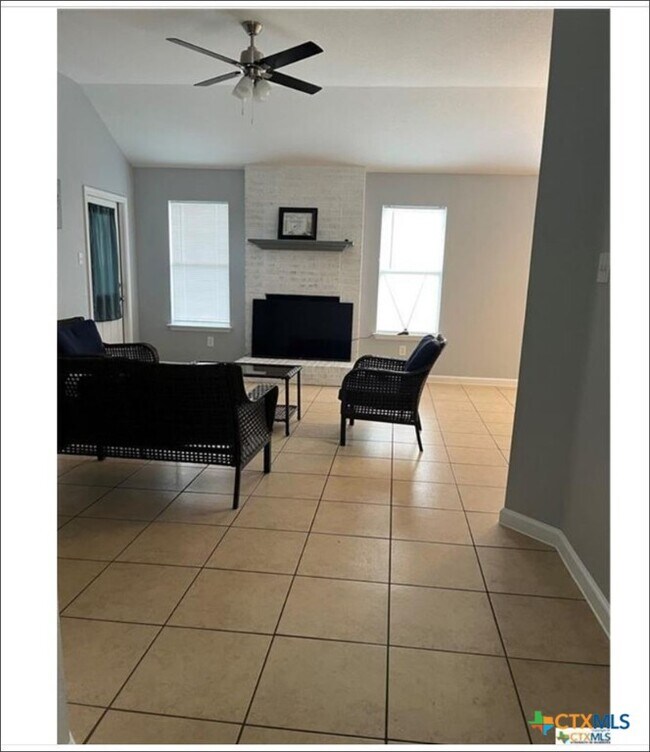 Building Photo - 7108 Bluegrass Ct