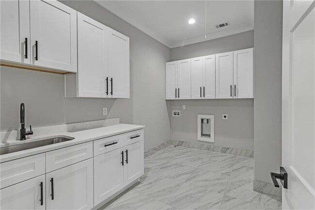 Building Photo - 3671 Hamilton Mill Rd