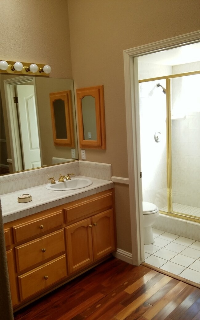 Building Photo - Custom 3 Bd 2ba Home at River Oaks Community